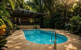 Believe Surf & Yoga Lodge Santa Teresa